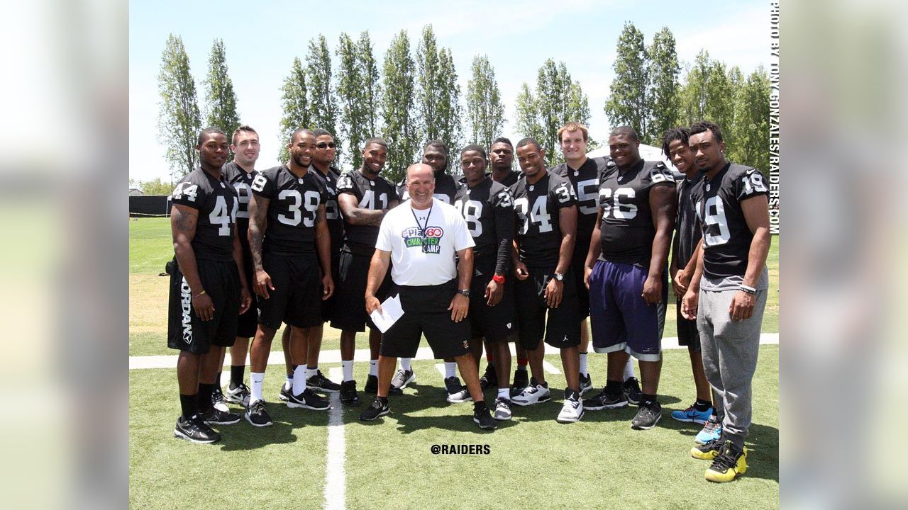 Jets, Anthony Munoz host youth football camp in Florham Park