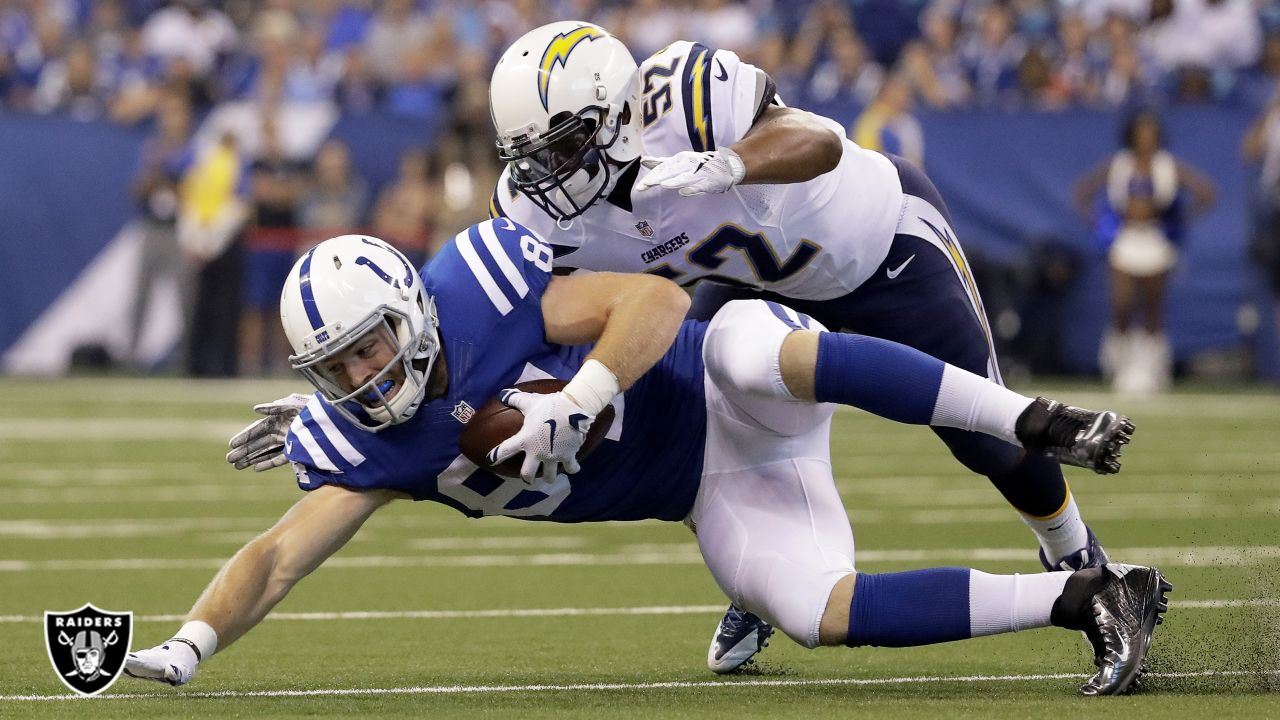 Photos: New Raiders LB Denzel Perryman