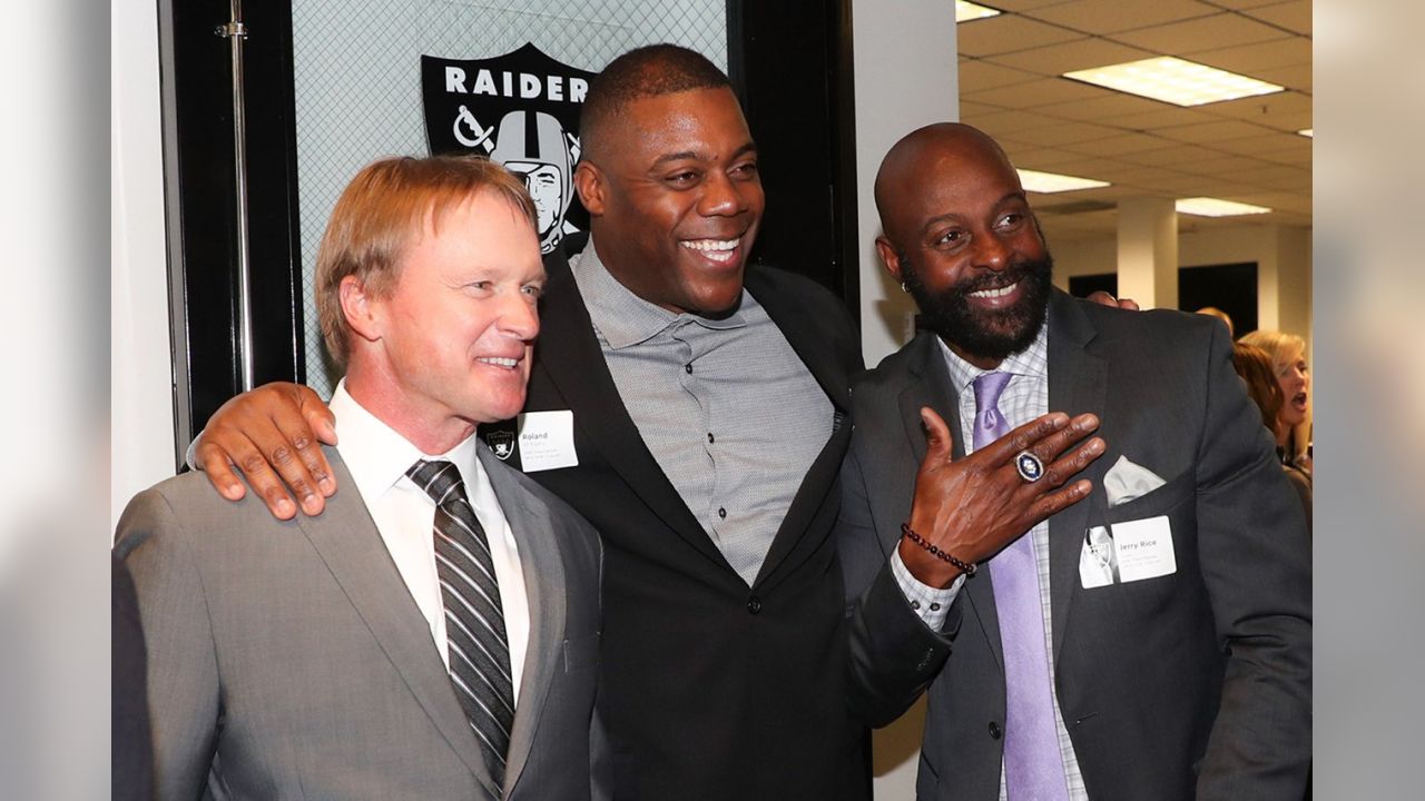 Former San Francisco 49ers, Oakland Raider and Hall of Famer Jerry Rice  greets fans from the ESPN live broadcasting stage al…