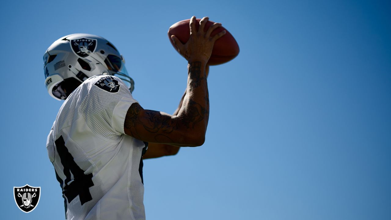 Isaiah Pola-Mao of the Las Vegas Raiders poses for a photo following  Photo d'actualité - Getty Images