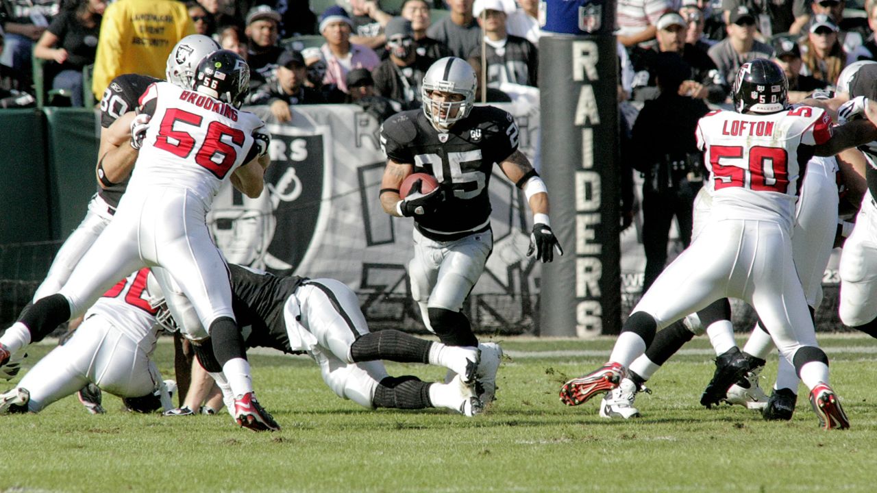 File:Raiders fan 1 at Falcons at Raiders 11-2-08 B.JPG - Wikipedia