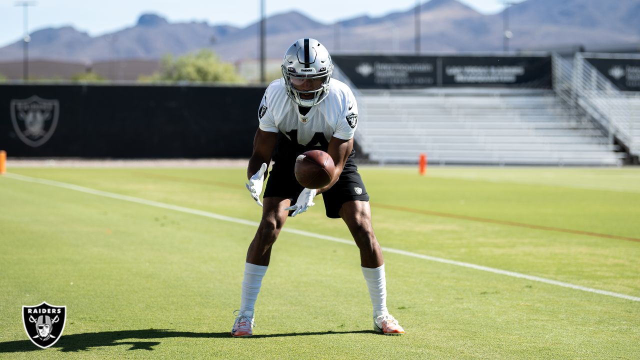 Darren Waller, Hunter Renfrow officially returning for Raiders against  Patriots - Las Vegas Sun News