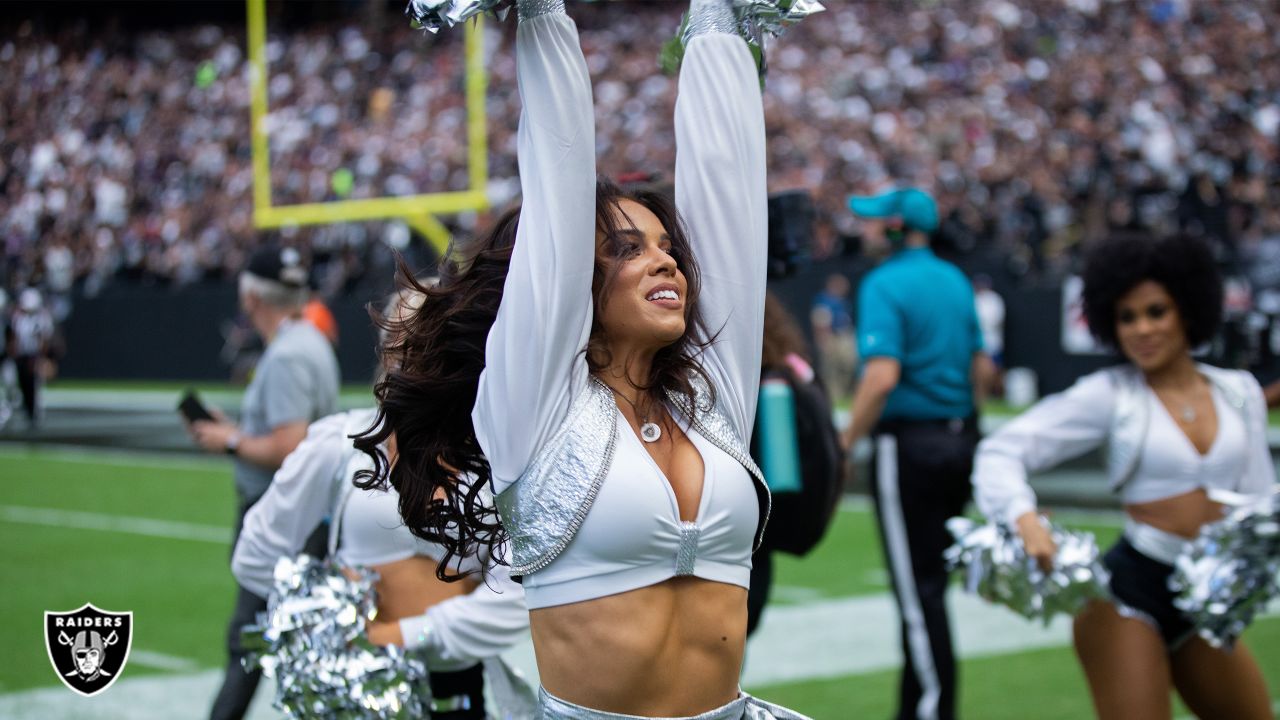 Las Vegas Raiders: Raiderette Mackenzie on the sidelines during the regular  season home game against the Was…