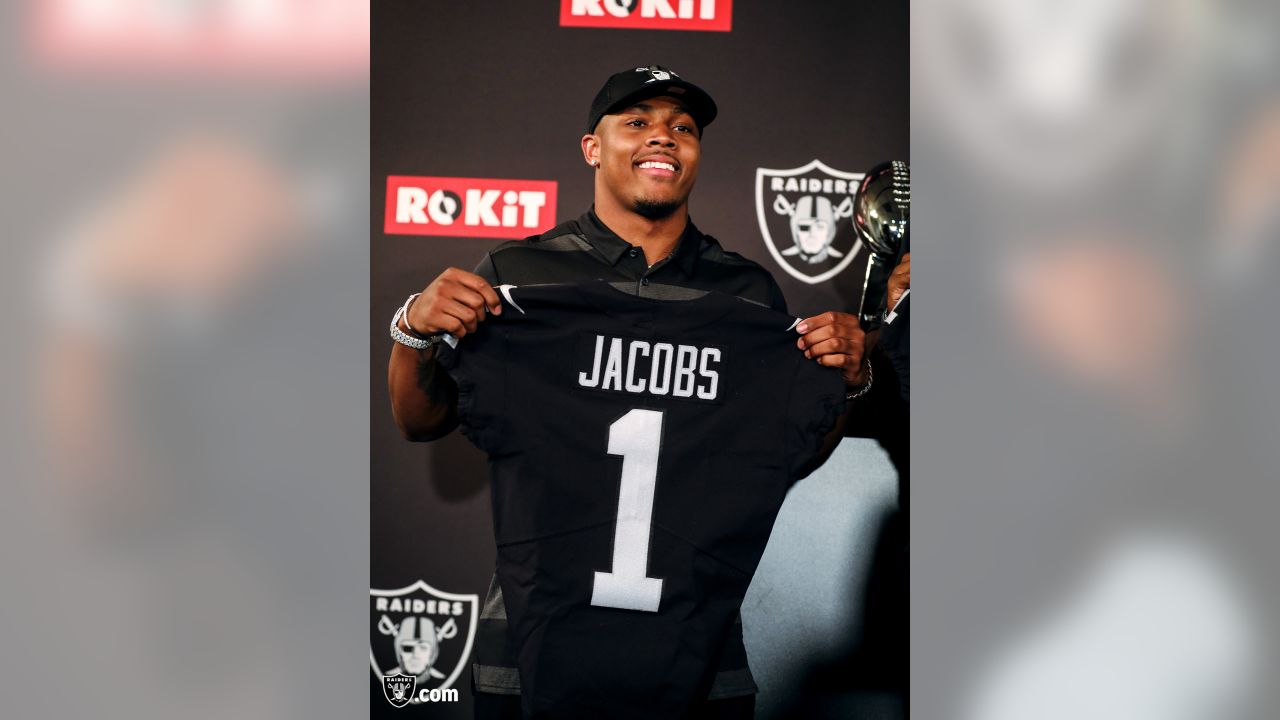 Raiders' Josh Jacobs changing jersey number for 2023 after career year,  ditching No. 28 for familiar digit 