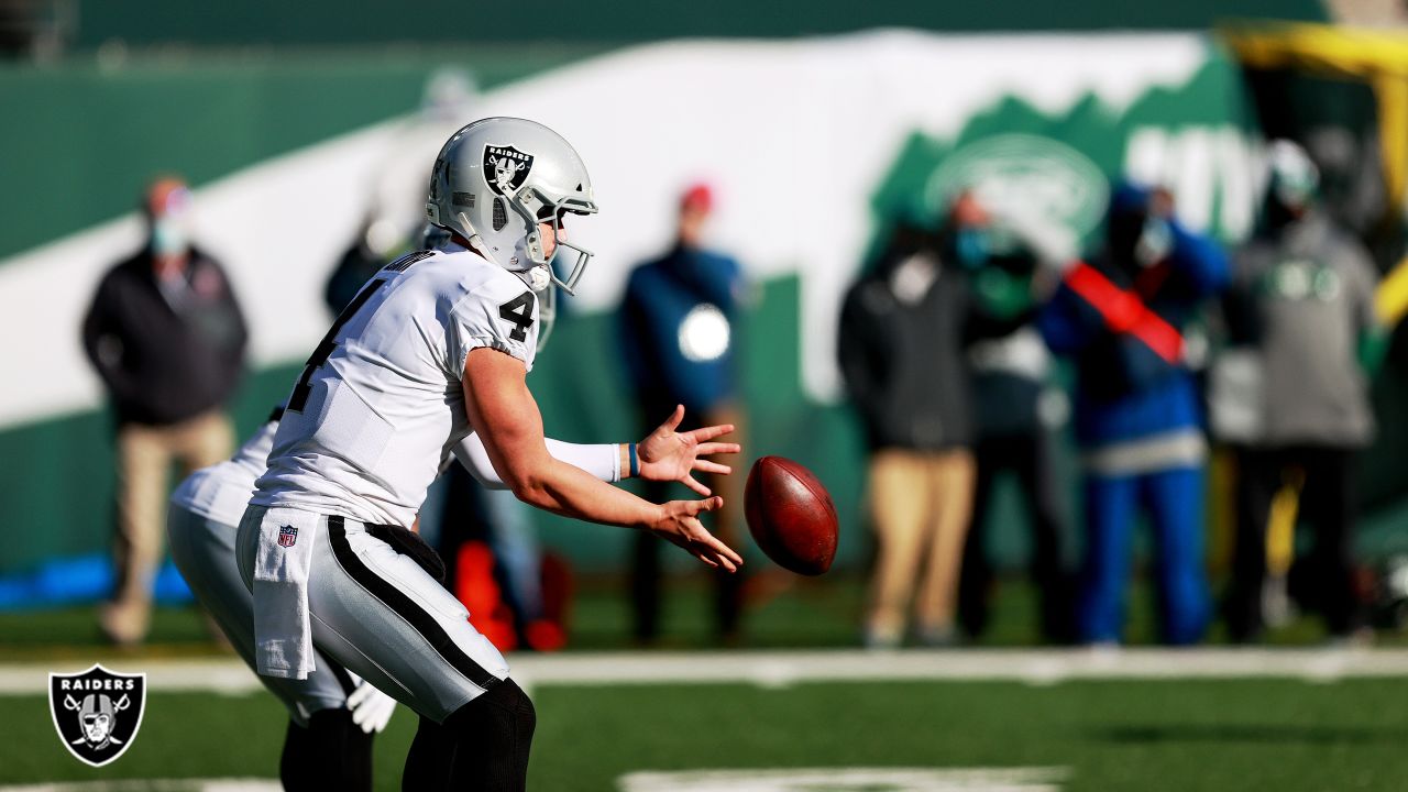 Wednesday at Raiders HQ: Derek Carr reminisces about first start vs. Jets –  Daily Democrat