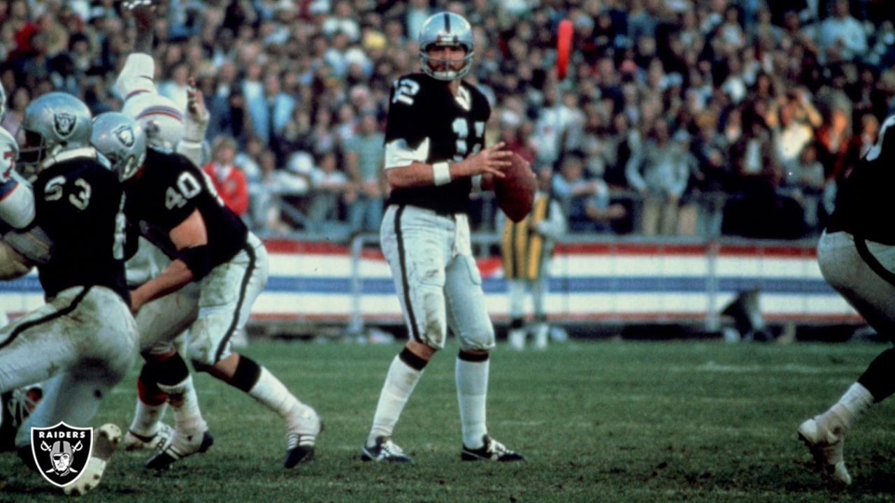 1976 Raiders Top Pats in Playoffs