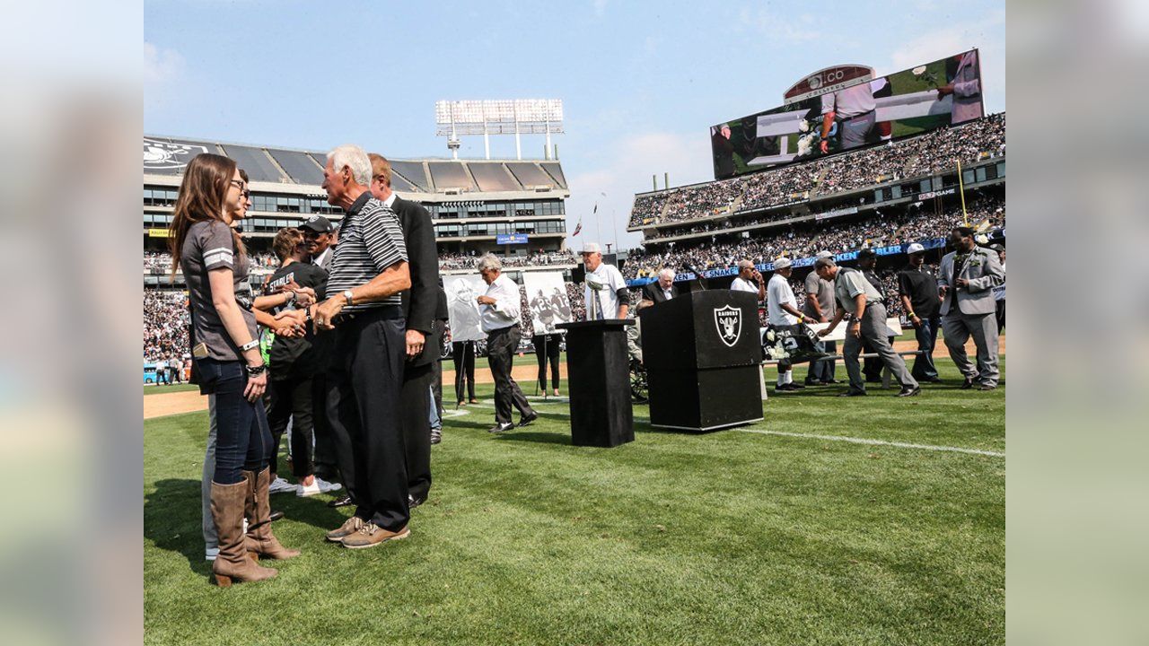 Ken Stabler Honored Before Raiders' Home Opener