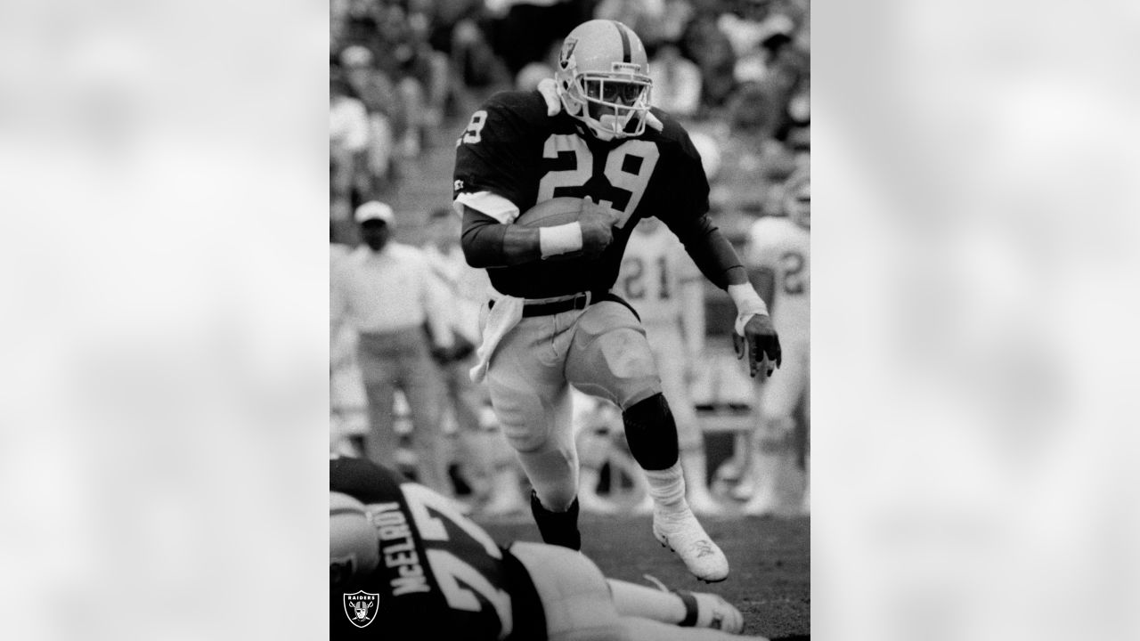 On This Date in Raiders History: Eric Dickerson inducted into the