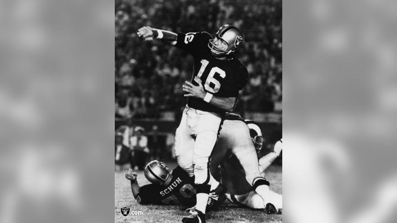 32 Los Angeles Rams Qb John Hadl Stock Photos, High-Res Pictures