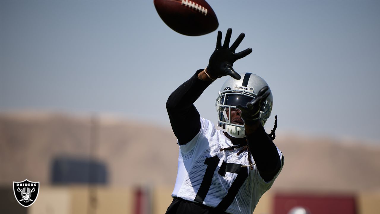 Raiders linebacker Deablo uses time off for injury to become a bigger,  smarter defender - Las Vegas Sun News