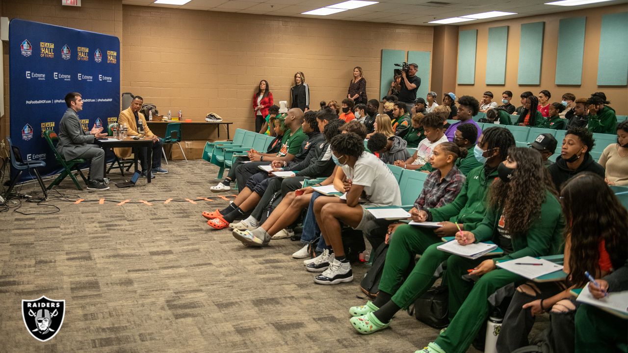 Rod Woodson talks with youth about life and football