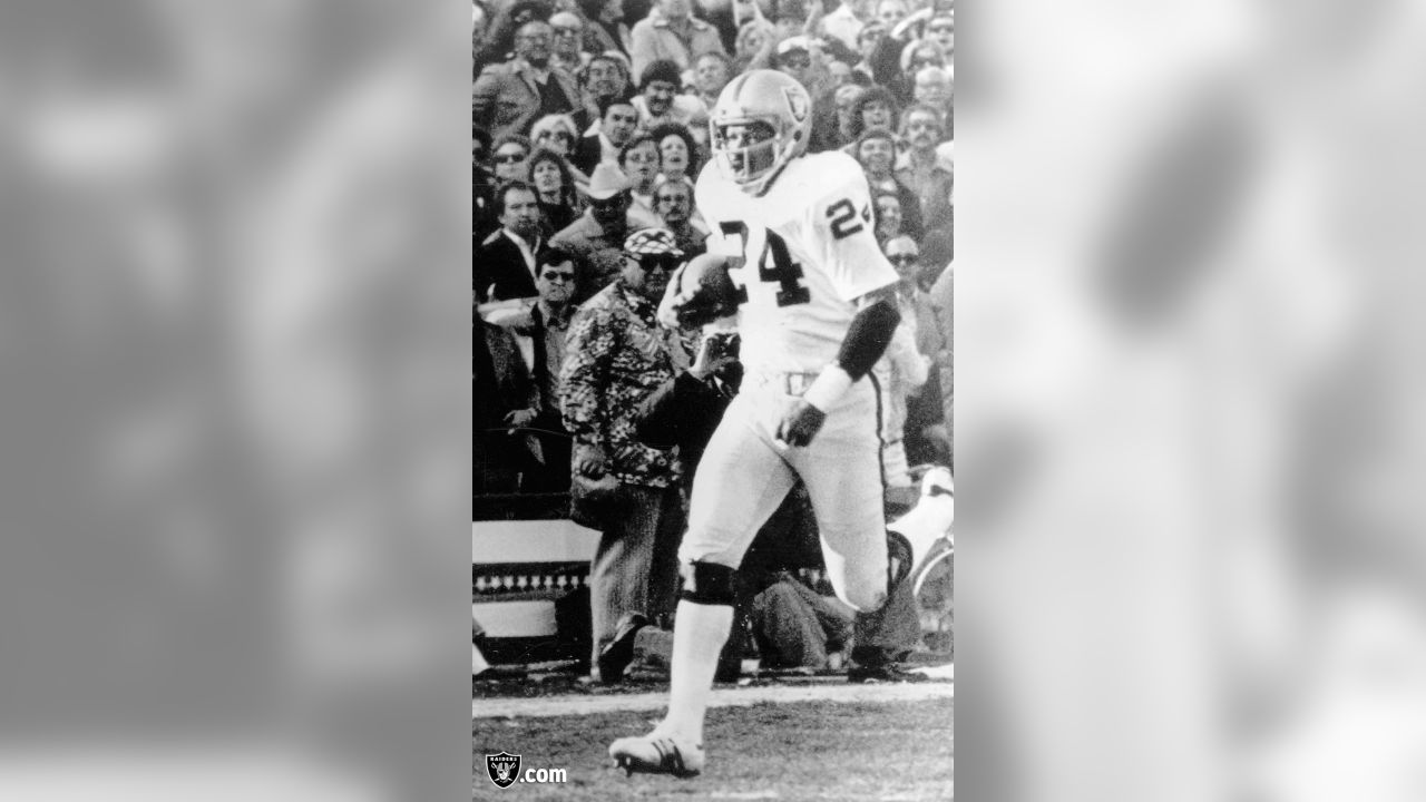 Eagles, Raiders mourn passing of legendary OT Bob Brown