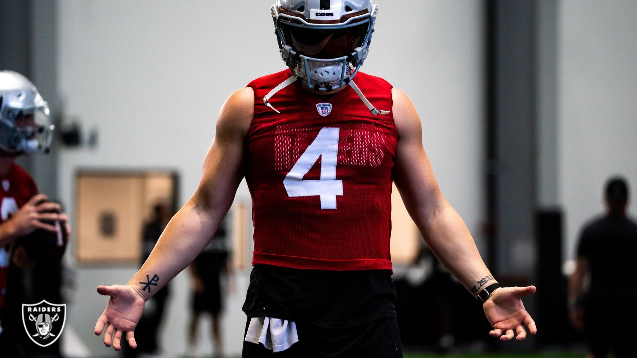 Top Shots: The 30 best photos of QB Derek Carr's 2020 season