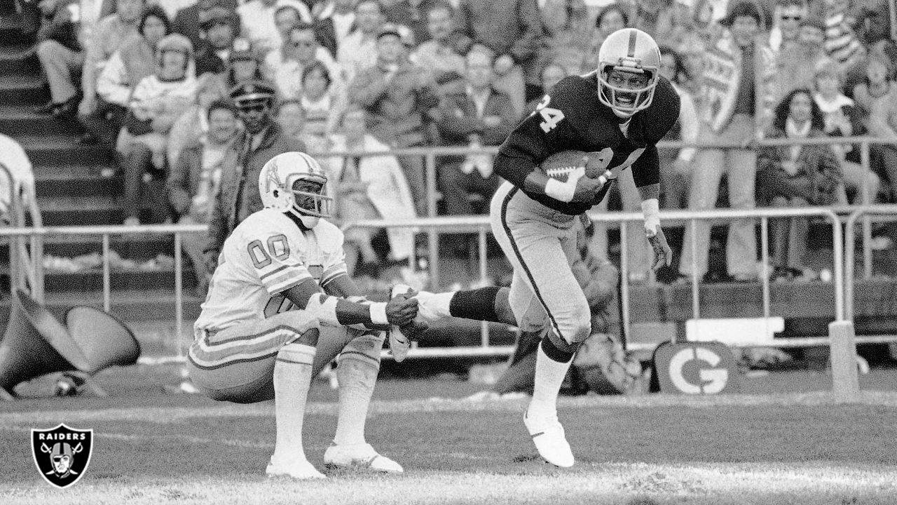 Willie Brown, Hall of Fame Defensive Back With Raiders, Dies at 78