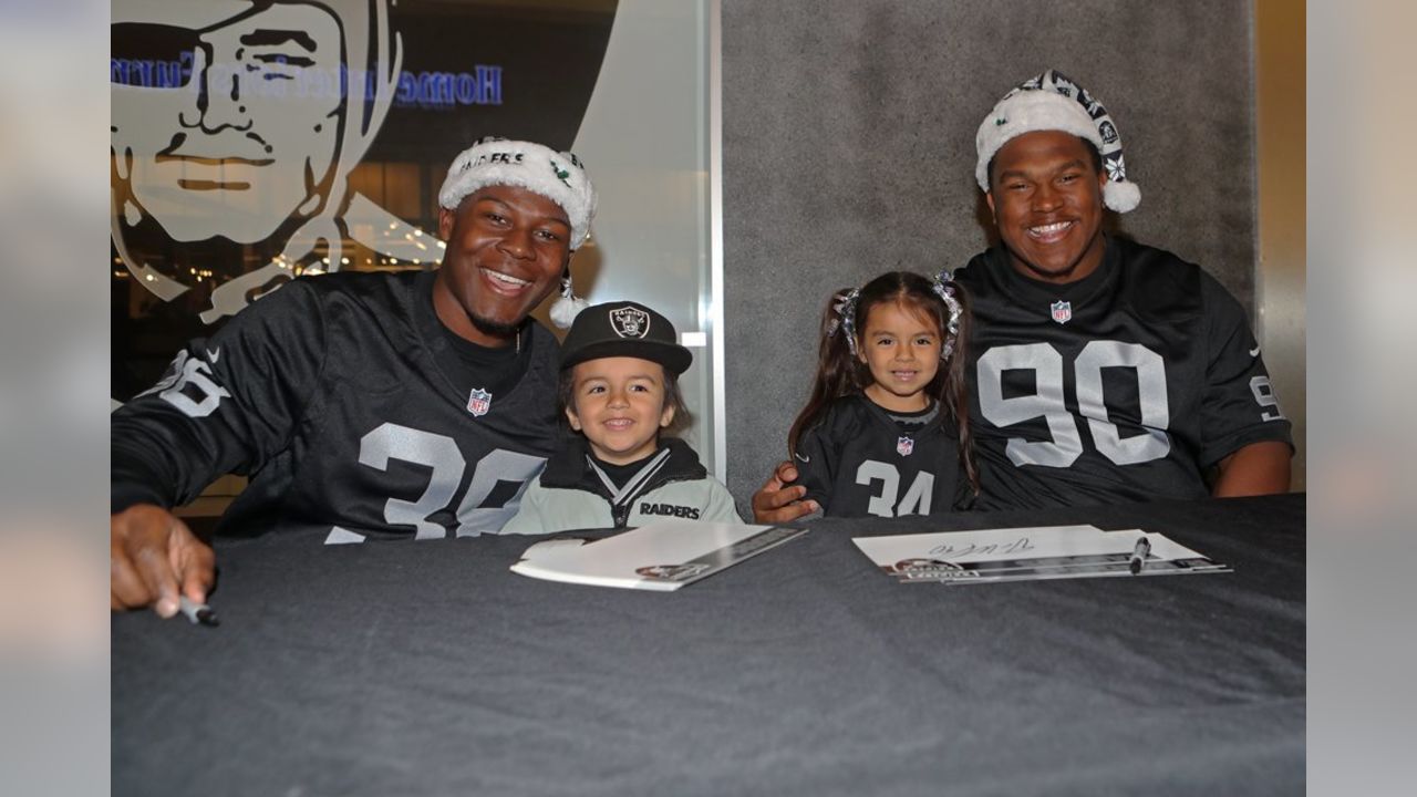 Oakland Raiders Community Outreach: Toys For Tots