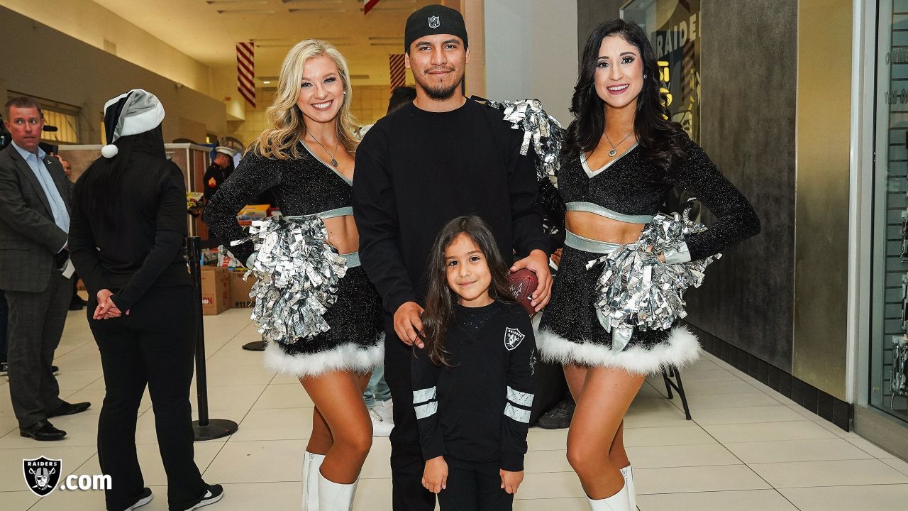 Oakland Raiders Community Outreach: Toys For Tots