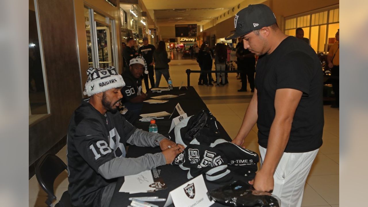 Oakland Raiders Community Outreach: Toys For Tots