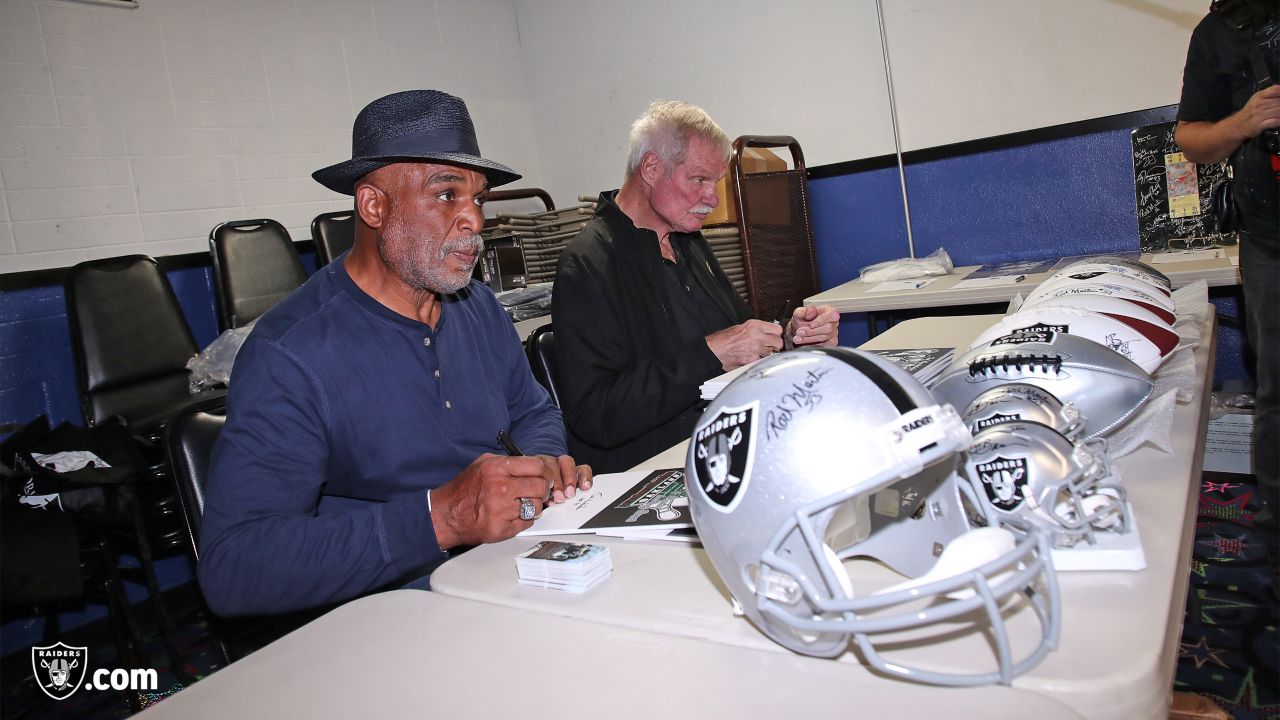 Raiders' Ted Hendricks left impression on, off field