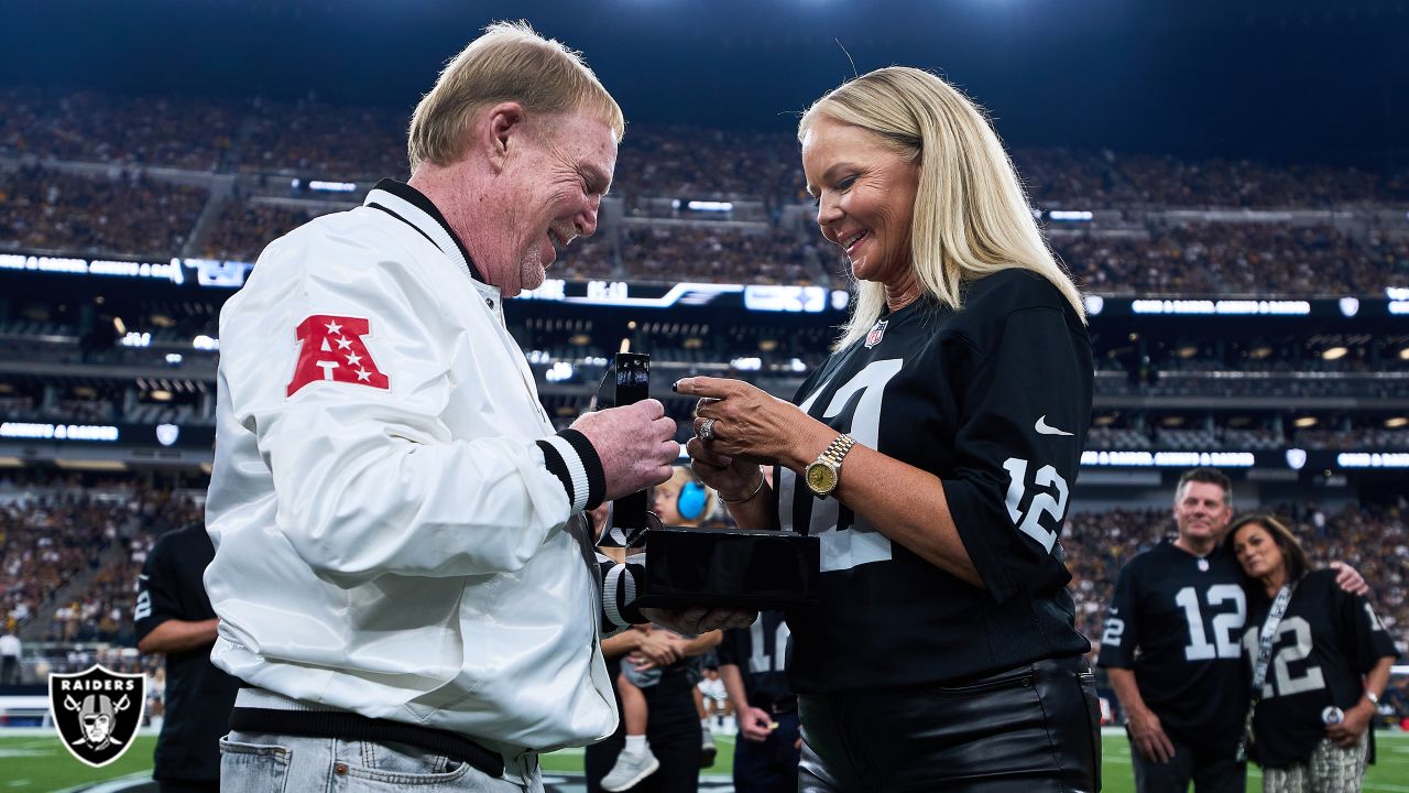 Pro Football Hall of Fame presents Ken Stabler's Ring of Excellence to  quarterback's family 