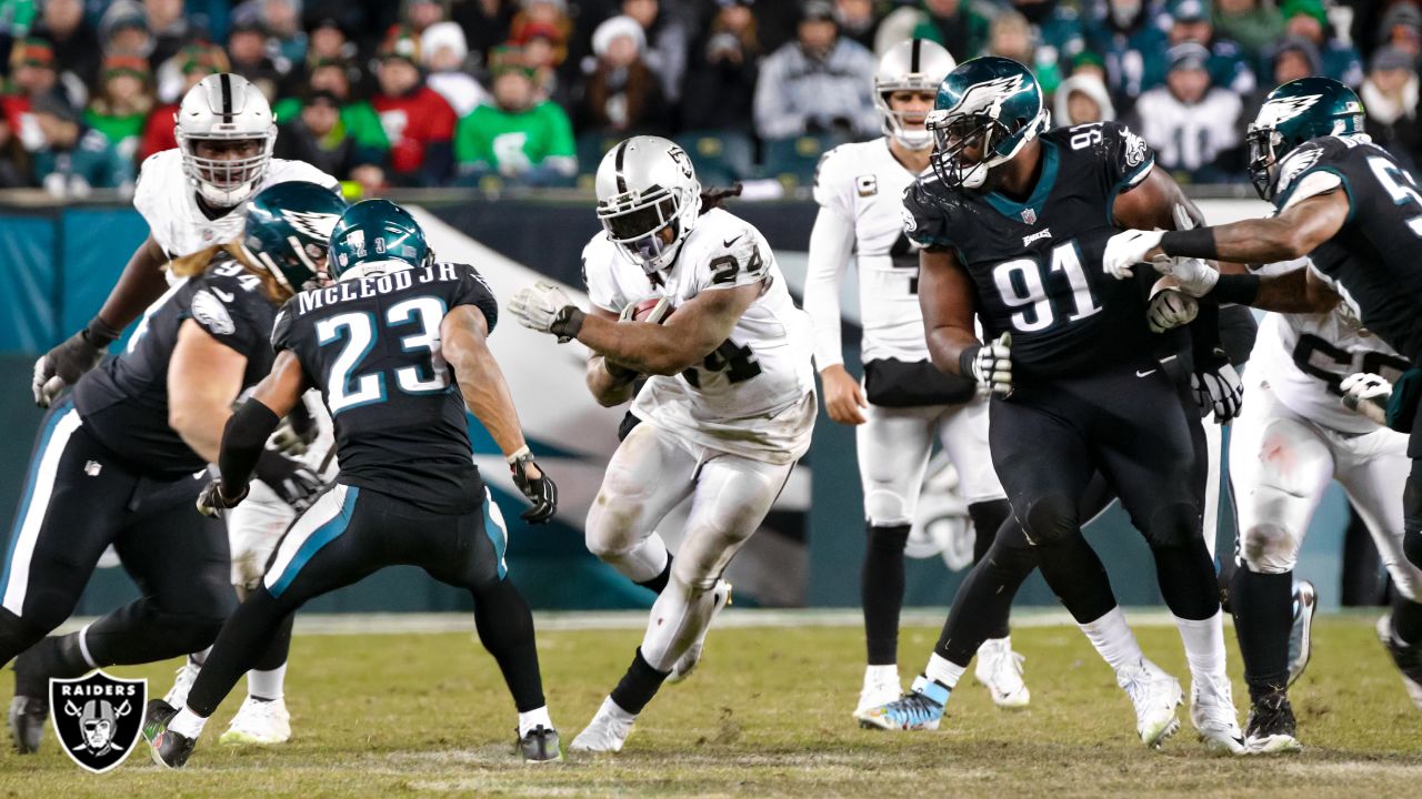 Fast facts: Raiders (6-8) vs. Eagles (12-2)