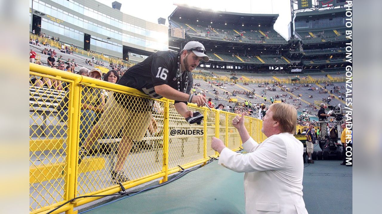 With bye behind them, Raiders head to Lambeau Field for showdown