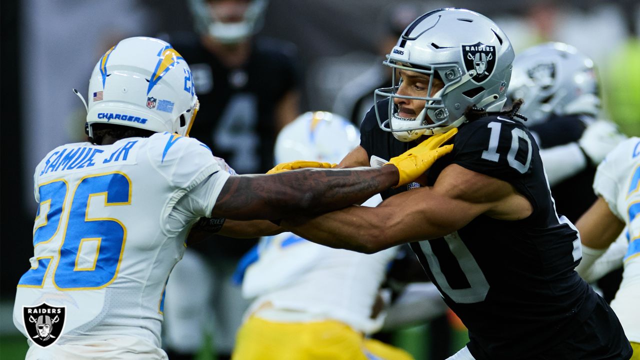 Las Vegas Raiders wide receiver Mack Hollins (10) runs the ball against the  Indianapolis Colts during an NFL football game, Sunday, Nov. 13, 2022, in Las  Vegas. (AP Photo/Matt York Stock Photo - Alamy