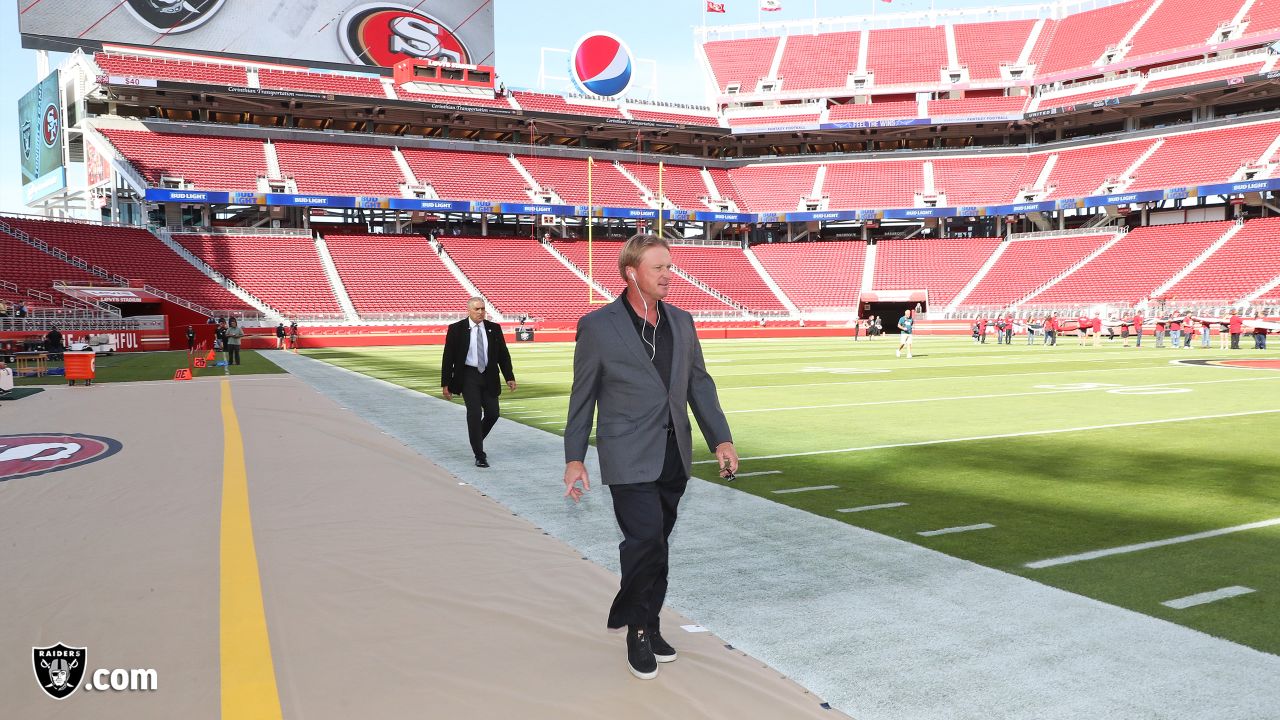 Proposal video! Couple gets engaged during San Francisco 49ers pre-season  finale at Levi's Stadium - ABC7 San Francisco