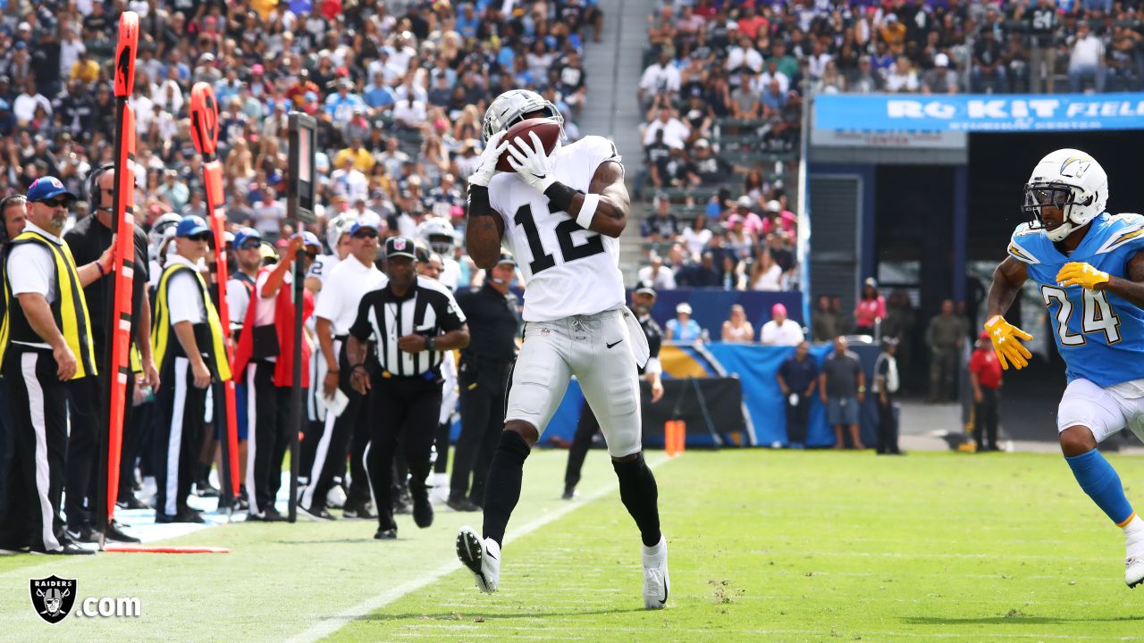 Quick Snap: Raiders travel to Los Angeles, fall to Chargers 26-10