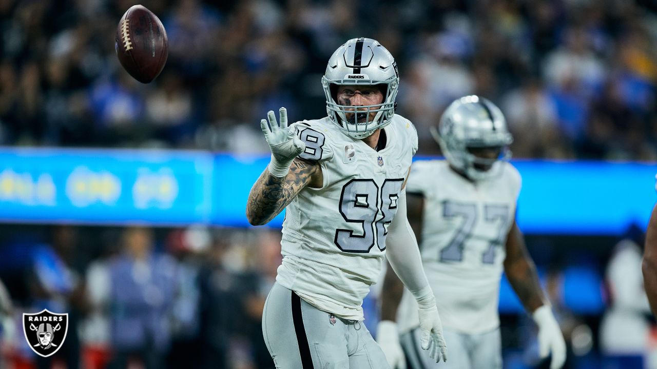 Las Vegas Raiders defensive end Maxx Crosby (98) lines up against the  Indianapolis Colts during the