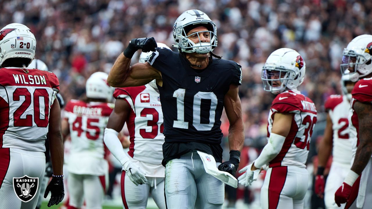 Las Vegas Raiders wide receiver Mack Hollins (10) runs the ball against the  Indianapolis Colts during an NFL football game, Sunday, Nov. 13, 2022, in Las  Vegas. (AP Photo/Matt York Stock Photo - Alamy