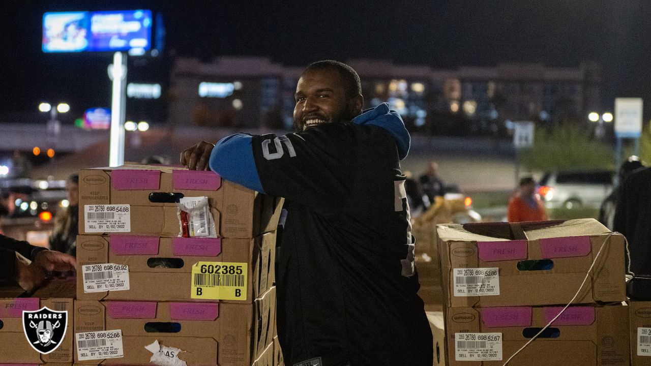 Raiders assist Southern Nevada community for Thanksgiving