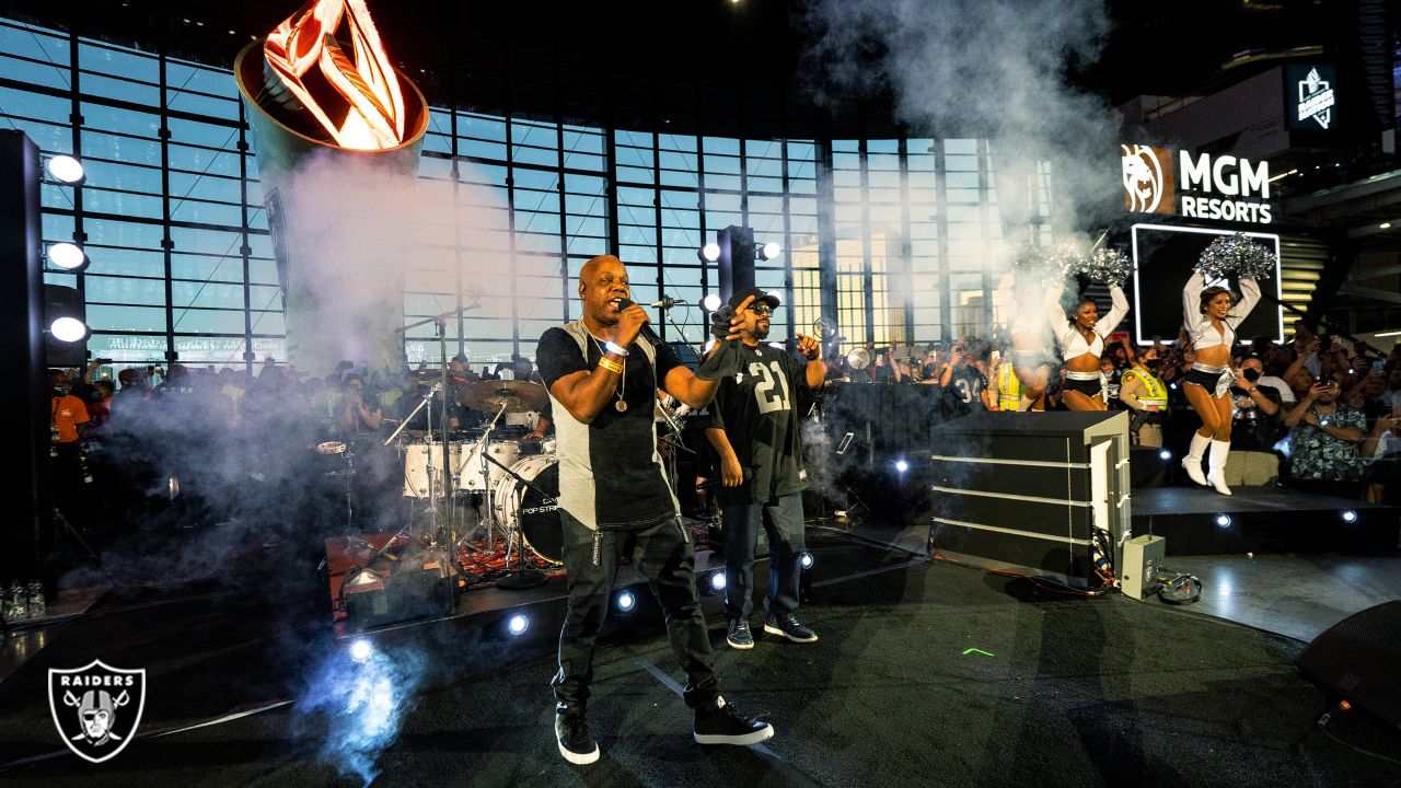 Ice Cube, Too $hort performing at halftime of Raiders game Sunday