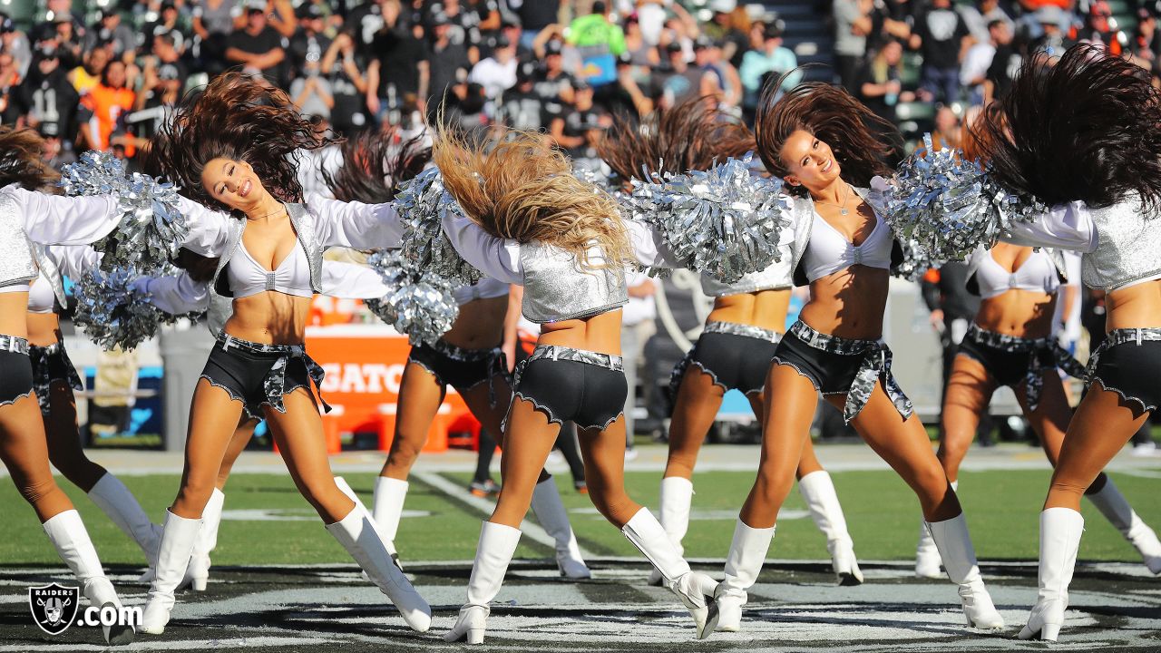 2019 Oakland Raiderette Noella, Football's Fabulous Female…