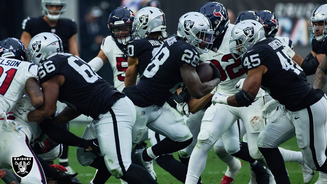 Josh Jacobs rushes for 3 TDs, Raiders beat Texans