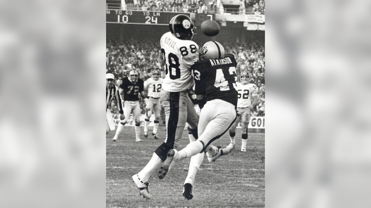 88 Oakland Raiders John Matuszak Stock Photos, High-Res Pictures