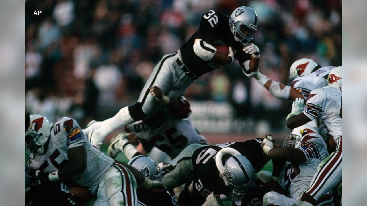 A Look At The Raiders History Against The Cardinals