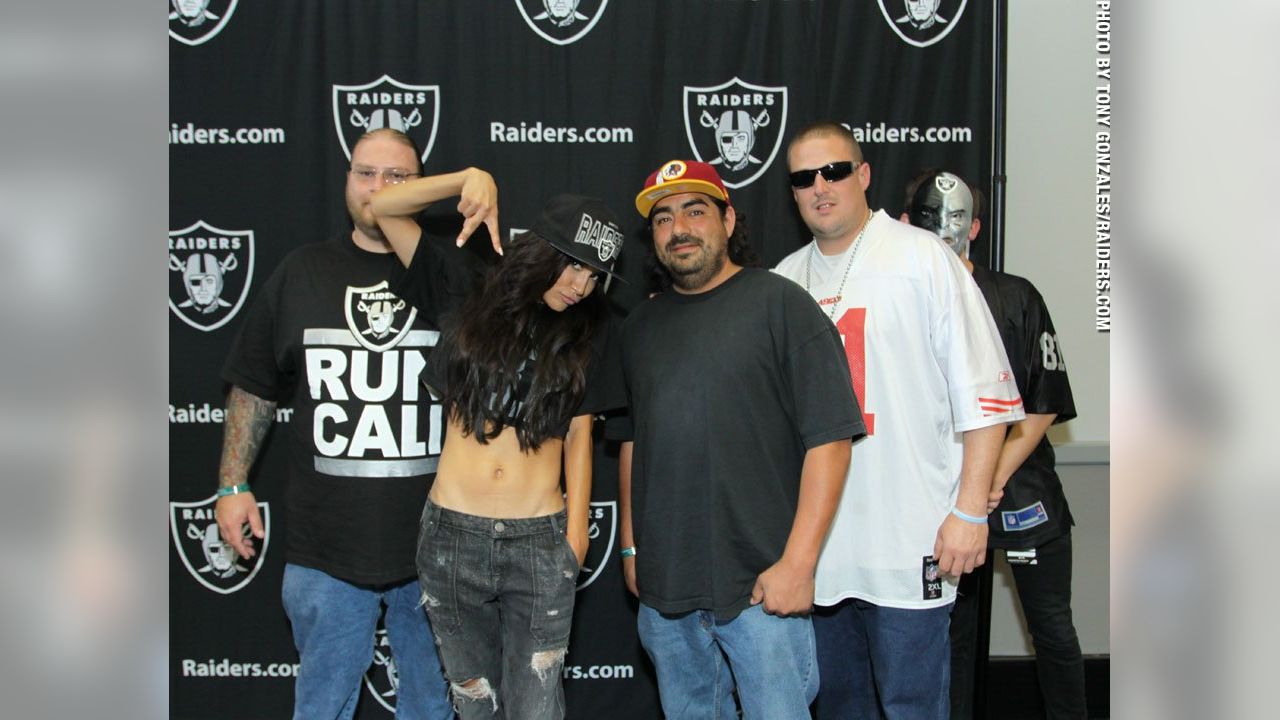 Naya Rivera Team ミ☆ on X: Naya at the Raiders game today    / X