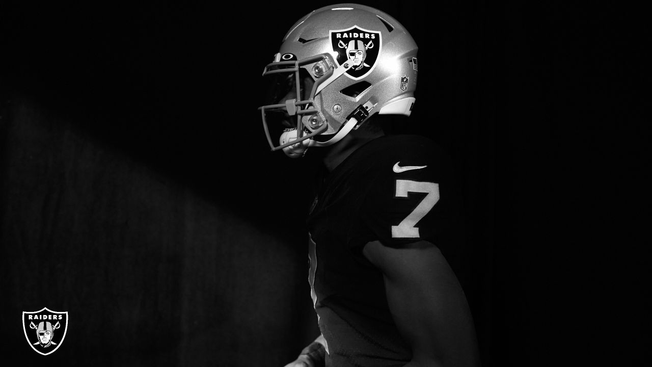 Raiders wide receiver DeSean Jackson warms up before an NFL football game  against the Denver Br …