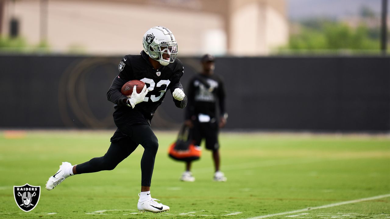 Raiders RB Josh Jacobs continues to garner national praise