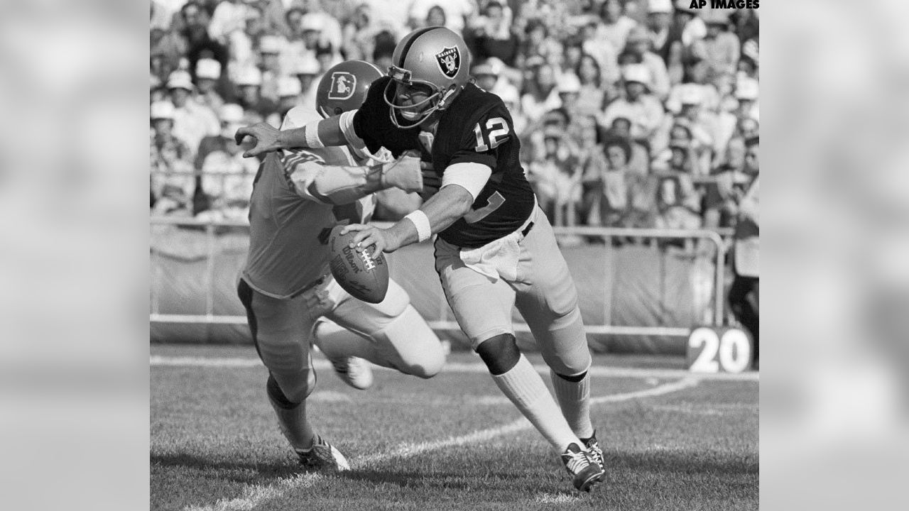 Ken Stabler on X: Under the sunny blue sky in Southern California, Ken  Stabler and John Madden celebrate a Super Bowl XI victory. A crowning glory  with the Raiders 32-14 win over