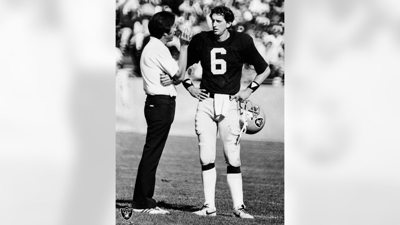 Raiders icon Tom Flores' football career leads to Pro Football