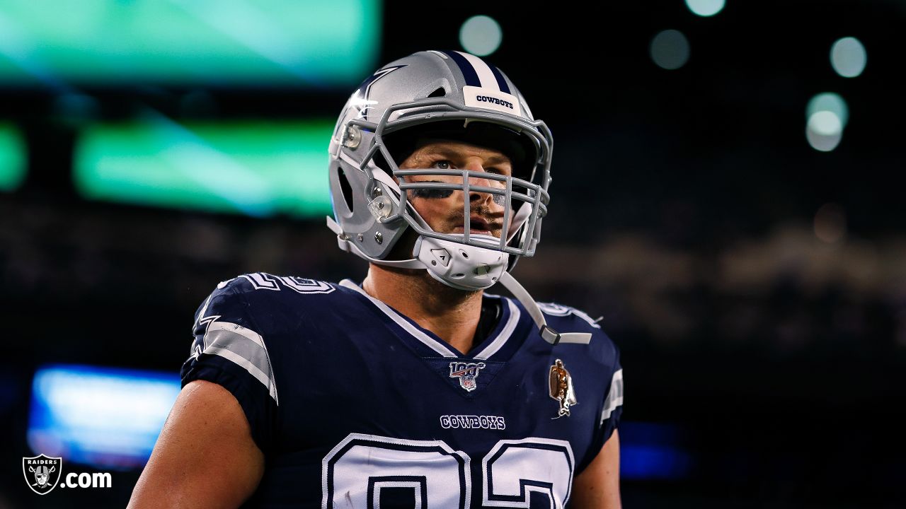 East Rutherford, New Jersey, USA. 6th Dec, 2020. Las Vegas Raiders tight  end Jason Witten (82) looks on during the NFL game between the Las Vegas  Raiders and the New York Jets