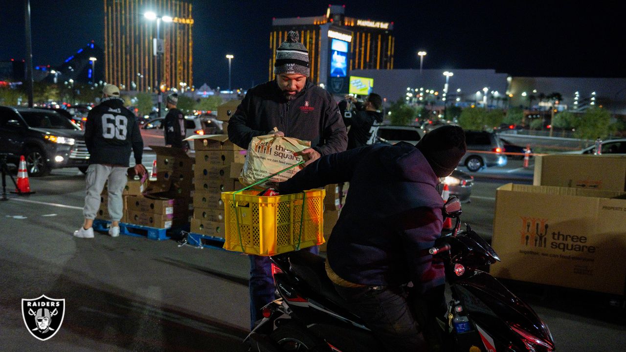 Football Hosting Thanksgiving Food Drive At Friday's Game - University of  Nevada Las Vegas Athletics