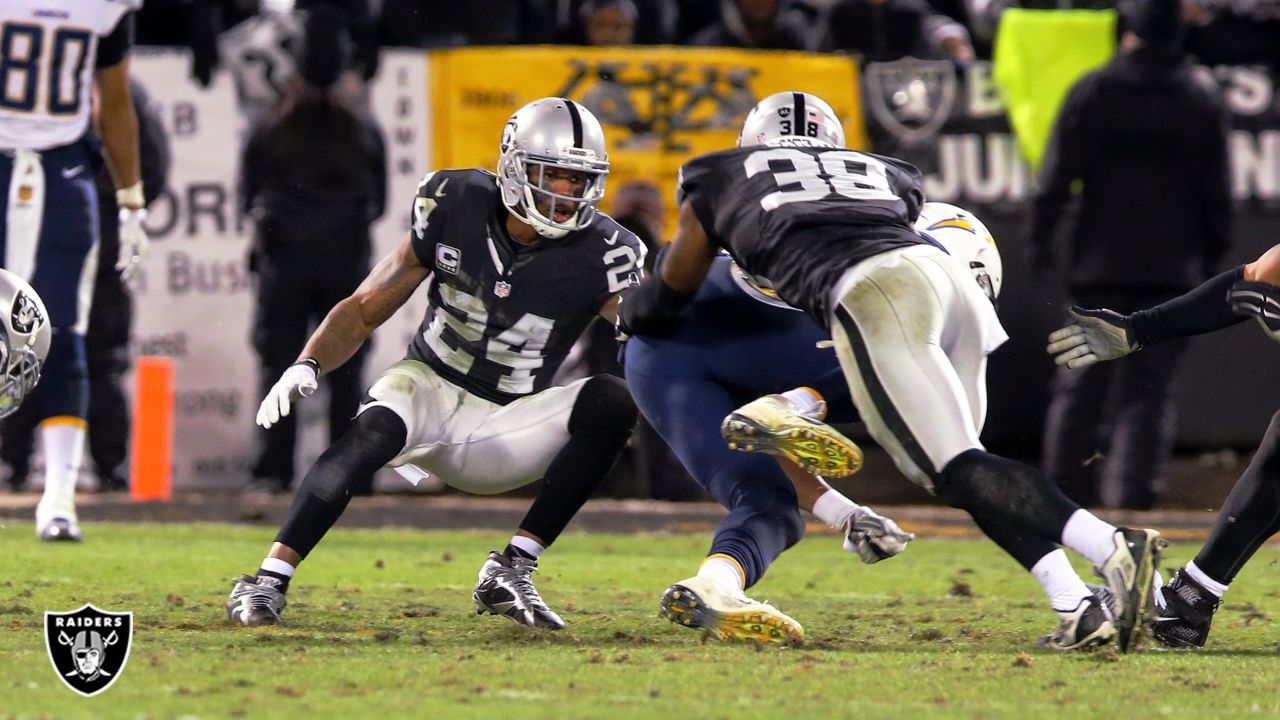 Raiders vs Chargers final score: Charles Woodson gets long fond farewell,  Raiders win 23-20 in OT - Silver And Black Pride