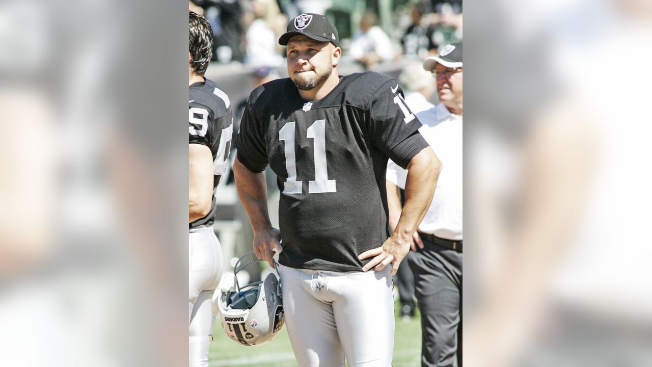 Janikowski ties FG mark, Raiders top Broncos 23-20