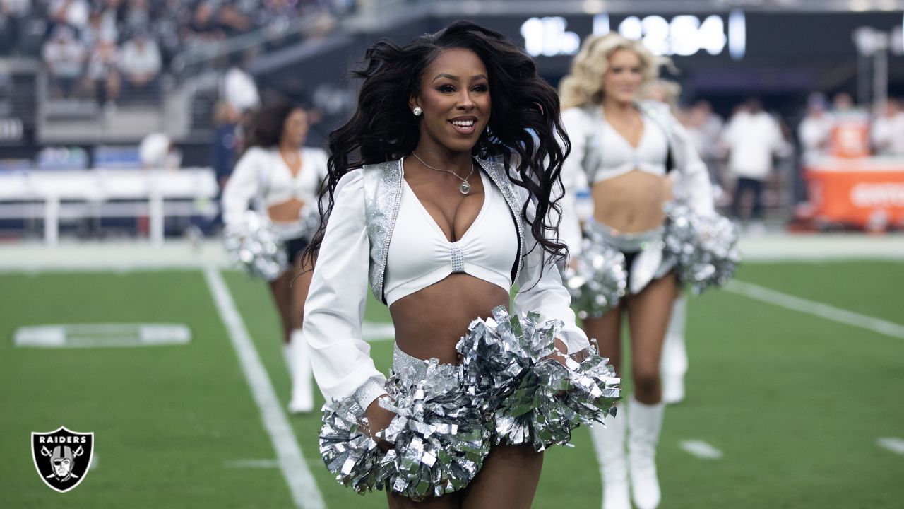 Sights of the Game: Raiderettes vs. Patriots