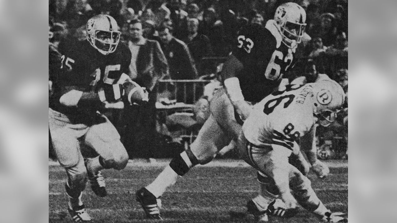 2,264 Washington Redskins V Oakland Raiders Photos & High Res