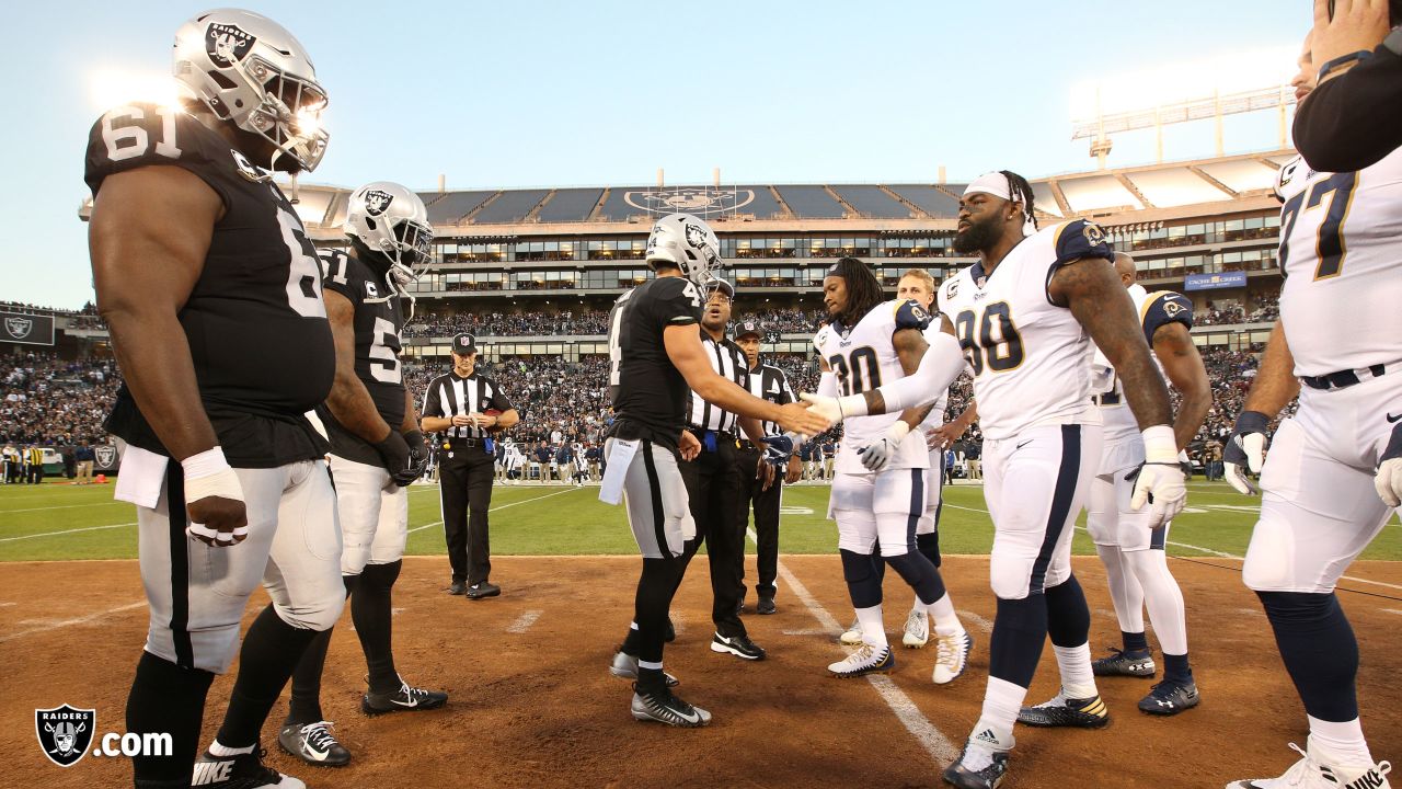 Photo: Oakland Raiders vs St. Louis Rams - SLP2014113008 