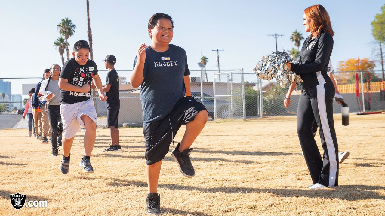 Raiders Partner With Play 60 To Host Football Clinic - football practice roblox
