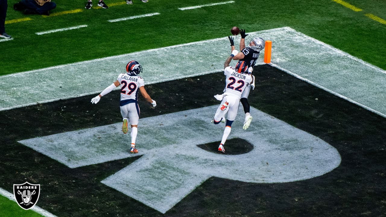 Las Vegas Raiders wide receiver Hunter Renfrow (13) warms up